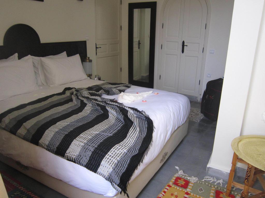 Hotel Riad Ben Atar Essaouira Quarto foto